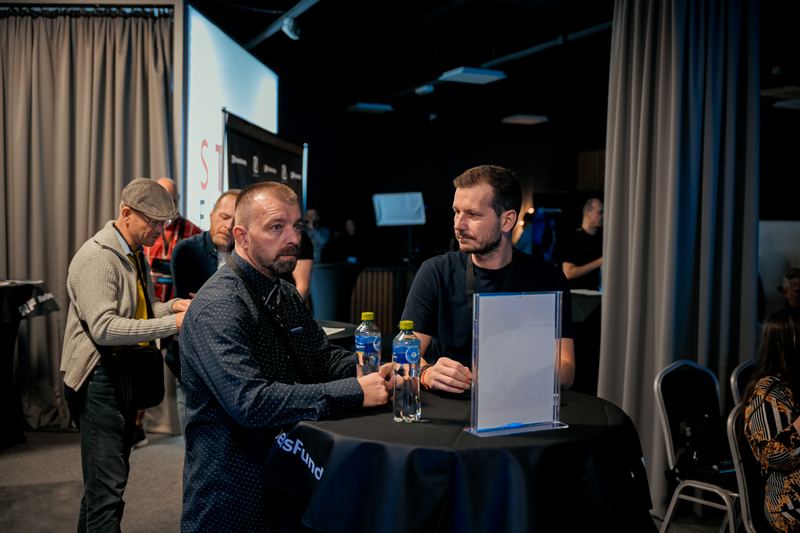 Networking at the tables