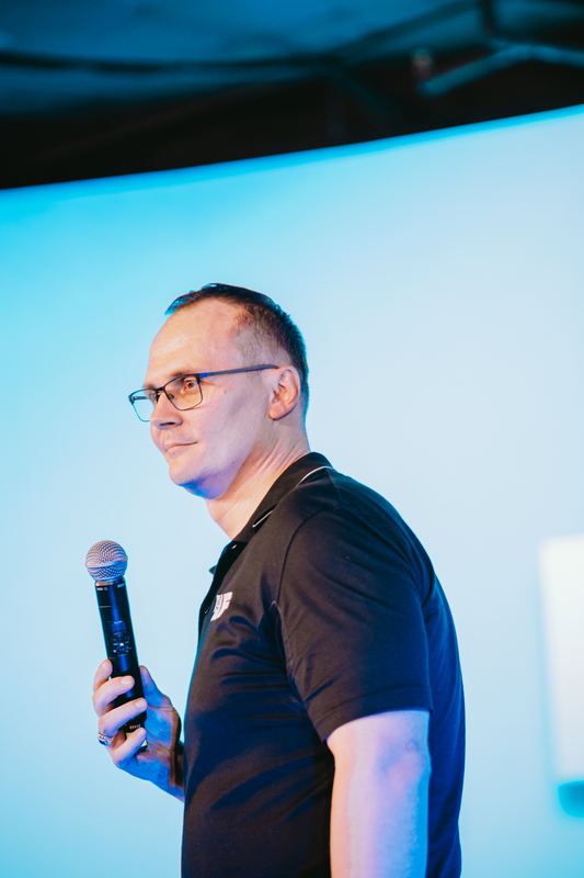 Marek Soska on stage